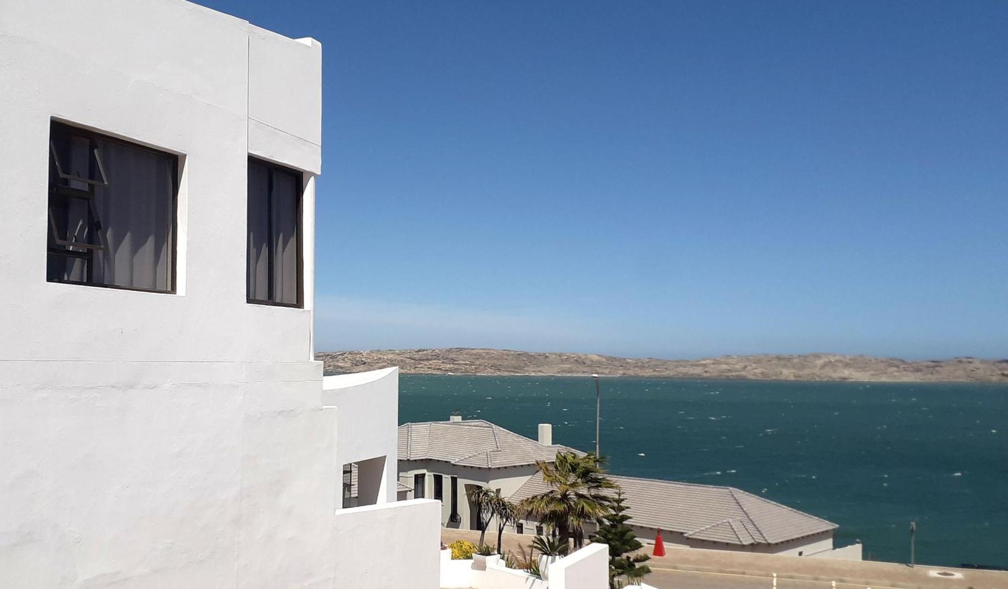Shark Island Guesthouse Lüderitz Exteriör bild