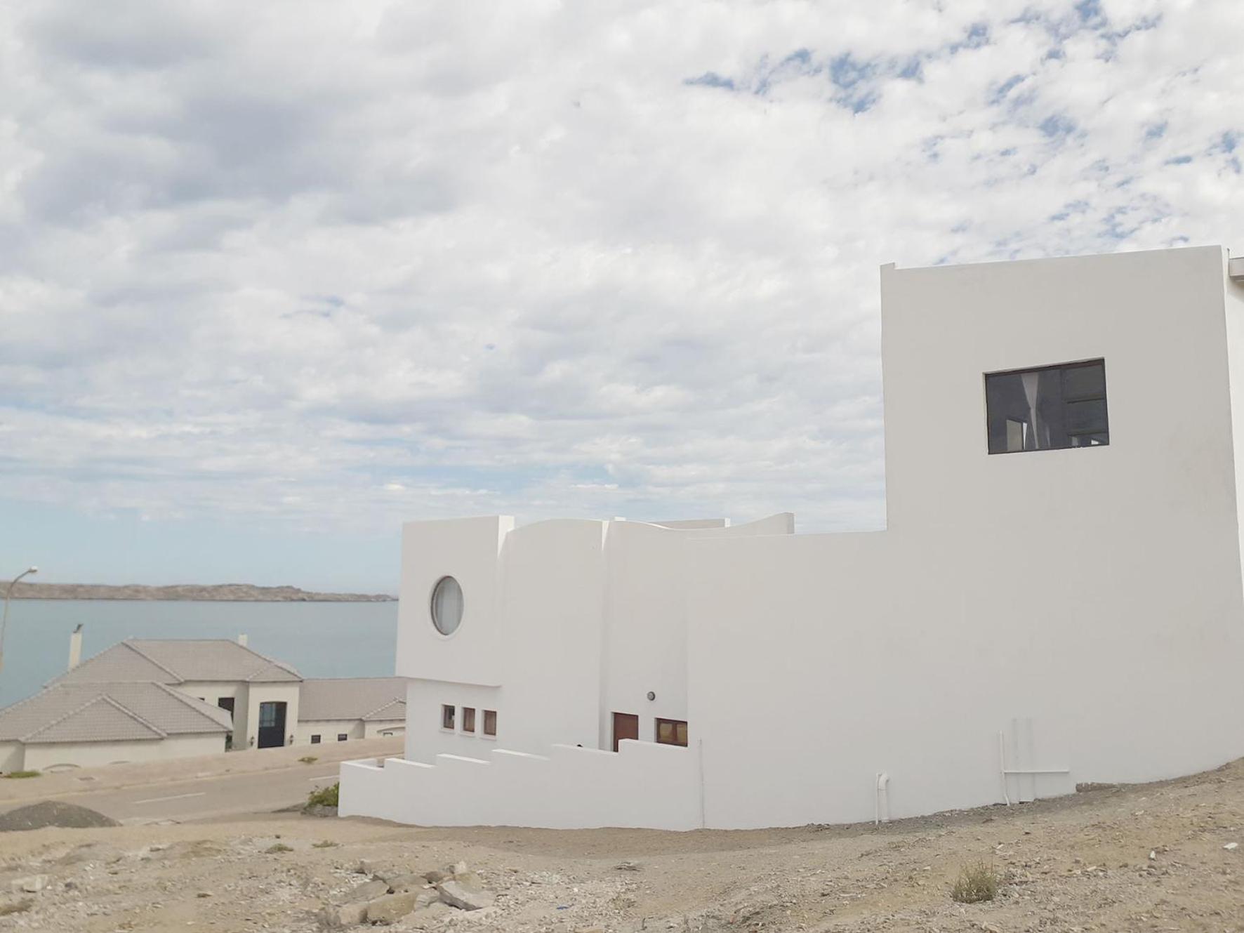 Shark Island Guesthouse Lüderitz Exteriör bild