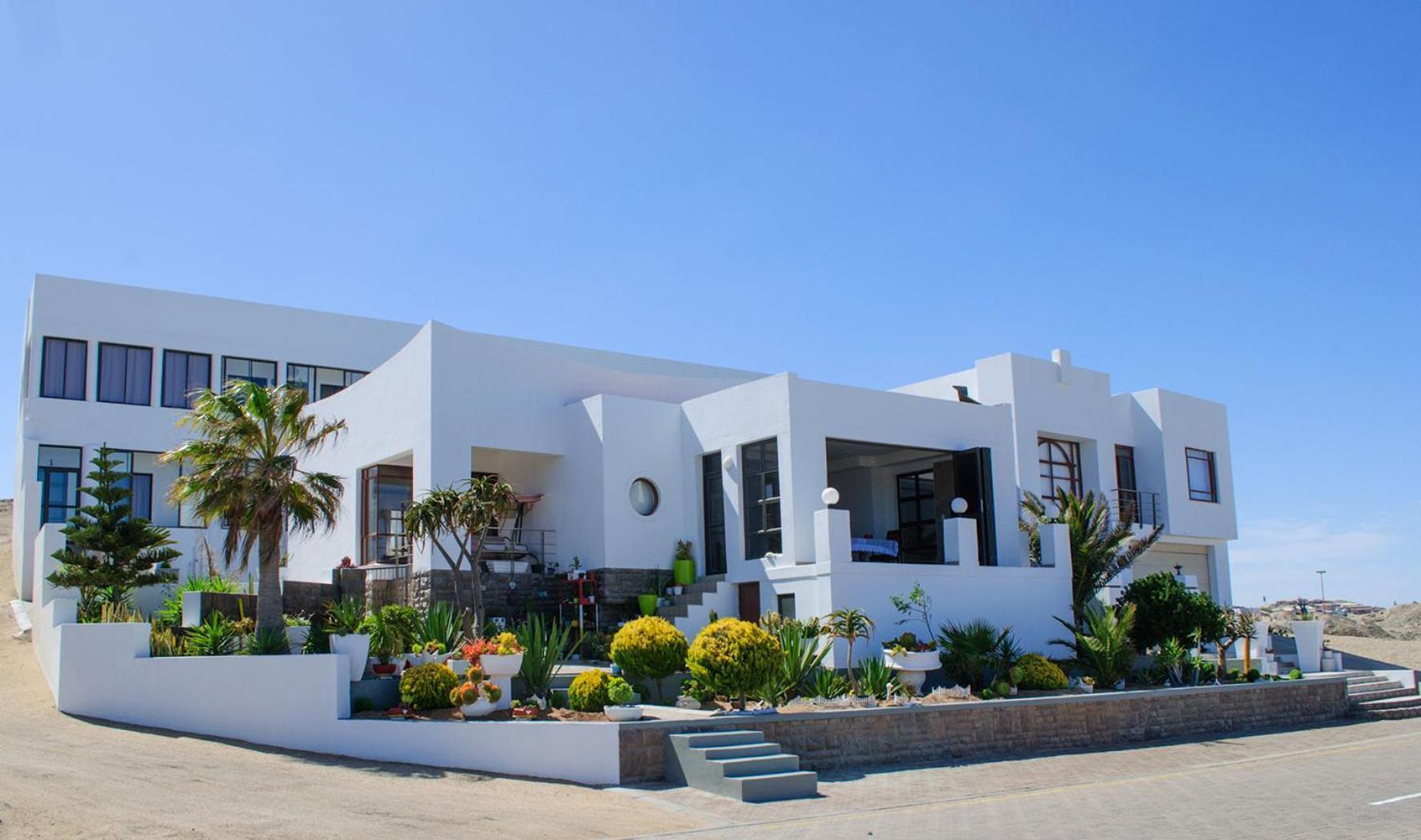 Shark Island Guesthouse Lüderitz Exteriör bild